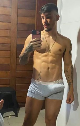Tiluna candidat acteur porno gay