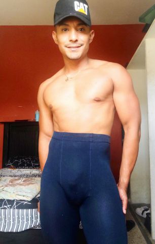 Tomsucer69 candidat acteur porno gay